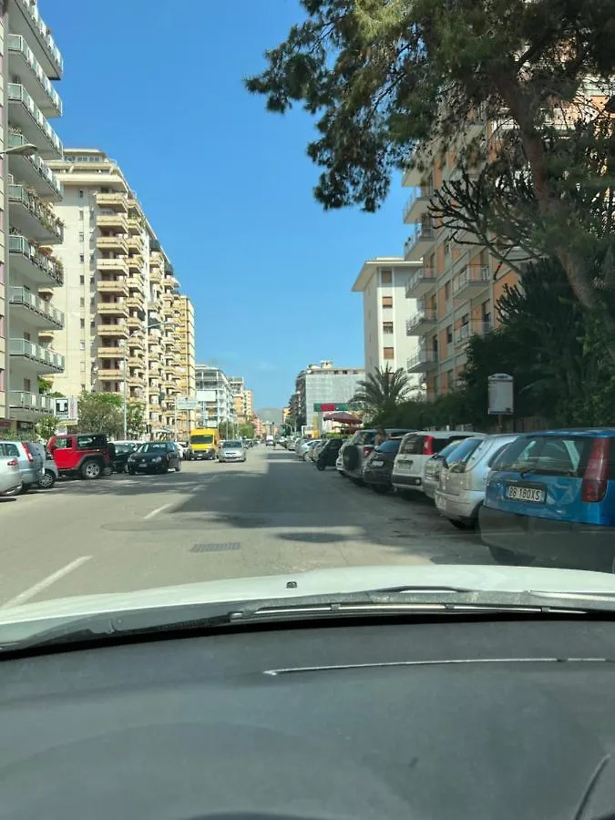 Holiday & House - Imparato Vacanze Prestige Palermo Stadio Via Dei Nebrodi 0*,